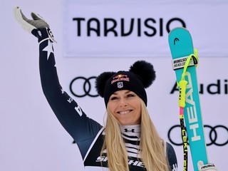 Lindsey Vonnová oslavuje pódiové umiestnenie.