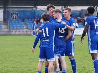 V Beluši (1:1) bol autorom otváracieho gólu Peter Vavruš (18), ktorý prišiel do Častkoviec za bratom Damiánom Vavrušom.