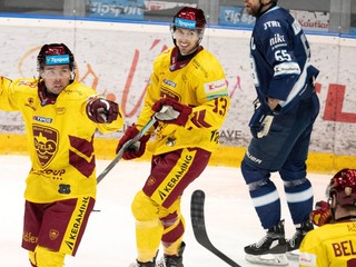 Roberts Bukarts (Trenčín) počas zápasu 51. kola Tipsport ligy HC Slovan Bratislava - HK Dukla Trenčín.