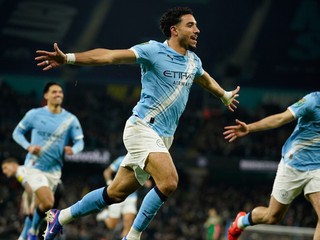 Omar Marmoush sa teší z gólu.