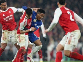 Momentka zo zápasu Arsenal - Chelsea.