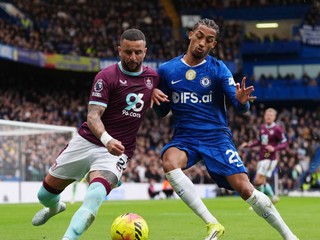 Momentka zo zápasu Burnley - Chelsea.