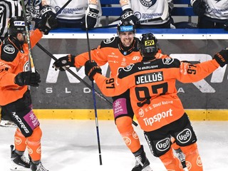 Radosť hráčov Košíc po prvom góle počas zápasu 47. kola hokejovej Tipsport ligy HC Košice – HK Poprad.