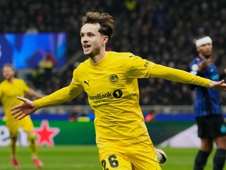 Hakon Evjen strieľa gól v zápase Ligy majstrov Inter Miláno - Bodö/Glimt.