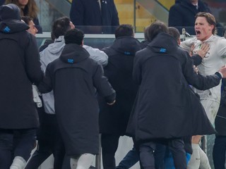 Scott McTominay oslavuje gól.