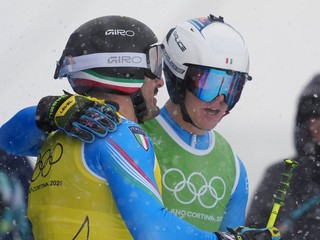 Federico Tomasoni a Simone Deromedis počas ZOH 2026.