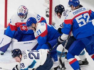 Slovenský brankár Samuel Hlavaj v zápase Slovensko - Fínsko na ZOH 2026.