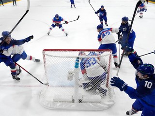 Momentka zo zápasu Taliansko - Slovensko na ZOH 2026.