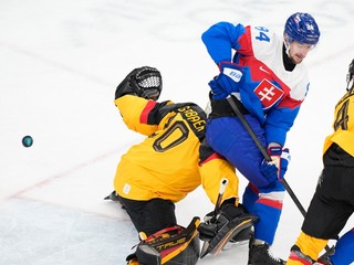 Pavol Regenda strieľa gól. 