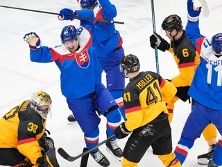 Pavol Regenda (84) oslavuje gól v zápase Slovensko - Nemecko na ZOH 2026.