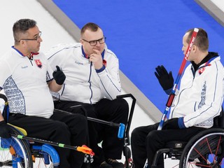 Slovenskí reprezentanti v zápase s Lotyšskom.