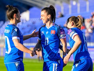 Slovenské futbalistky sa tešia z gólu počas zápasu 3. skupiny B-divízie kvalifikácie na Majstrovstvá sveta 2027 Slovensko - Lotyšsko.