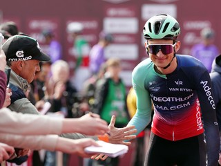 Francúzsky cyklista Paul Seixas.