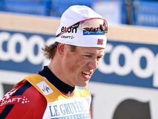 Nórsky bežec na lyžiach Johannes Kläbo.