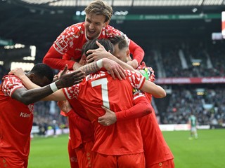 Mainz oslavuje gól. 