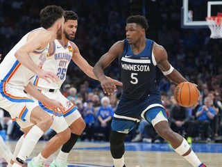 Na archívnej snímke z 15. marca 2026 kľúčový hráč Minnesoty Anthony Edwards (vpravo).