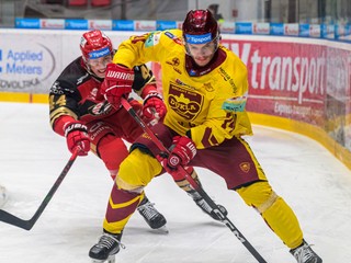 Zľava Adrián Valigura (Prešov), Matúš Hlaváč (Trenčín)