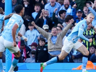 Erling Haaland oslavuje gól.