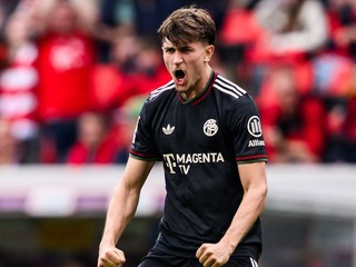 Tom Bischof oslavuje gól. 