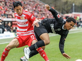 Joel Chima Fujita a Woo-yeong Jeong.