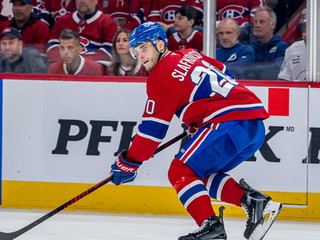 Juraj Slafkovský v treťom zápase play-off NHL proti Tampe. 