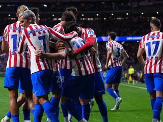 Futbalisti Atlética Madrid oslavujú gól.