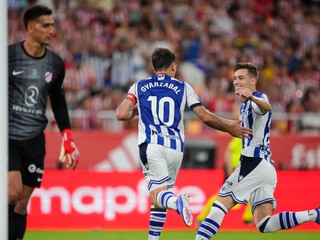 Real Sociedad oslavuje gól. 