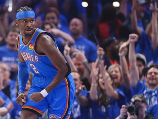 Shai Gilgeous-Alexander v drese tímu Oklahoma City Thunder.