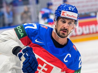 Na snímke kapitán Marek Hrivík (Slovensko).