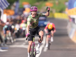 Michael Valgren víťazí v 17. etape Giro d'Italia 2026.