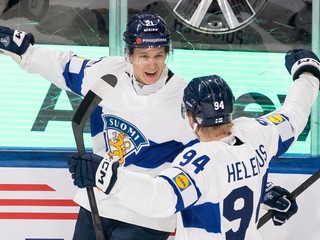 Fínsko oslavuje gól proti Kanade v semifinále MS v hokeji 2026. 