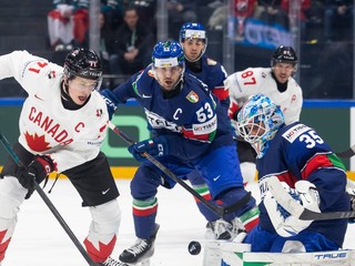 Kapitán Macklin Celebrini proti Taliansku.
