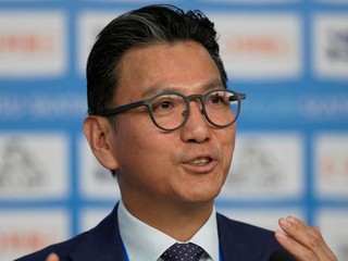 Na archívnej snímke z 19. septembra 2025 prezident Medzinárodnej korčuliarskej únie Kim Čä-jol.