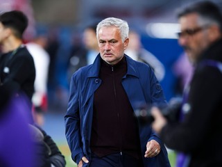 Na archívnej snímke zo 16. mája 2026 tréner Benficy Jose Mourinho.