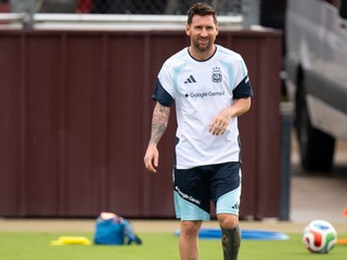 Lionel Messi počas tréningu Argentíny pred MS.