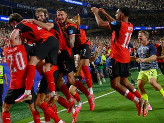 Futbalisti Rakúska sa radujú z postupu po zápase proti Alžírsku na MS 2026