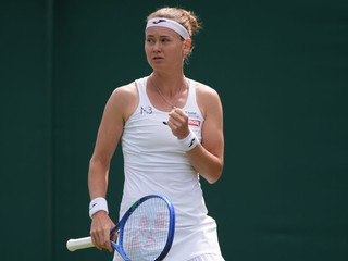 Marie Bouzková počas druhého kola vo Wimbledone 2026.