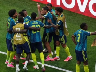 Futbalisti Kolumbie oslavujú víťazstvo.