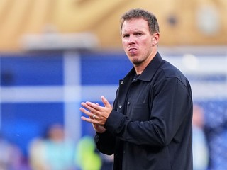 Na snímke tréner Nemecka Julian Nagelsmann reaguje po prehre v šestnásťfinálovom dueli Nemecko - Paraguaj.