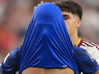 Désiré Doué po prehre Francúzska so Španielskom v semifinále MS vo futbale 2026.