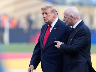 Donald Trump a Gianni Infantino.