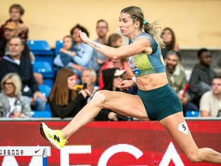 Emma Zapletalová počas behu na 400 m cez prekážky na mítingu Diamantovej ligy v Lausanne 2026.