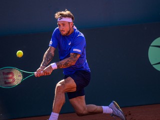 Alex Molčan - Stefanos Tsitsipas: ONLINE prenos zo zápasu Slovensko - Grécko v Davis Cupe 2026.