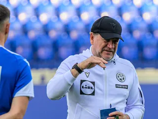 Tréner slovenskej futbalovej reprezentácie Vladimír Weiss starší.