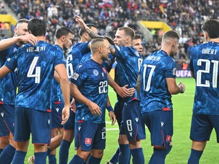 Gólová radosť hráčov Slovenska počas zápasu C-divízie Ligy národov vo futbale Slovensko - Kazachstan. 