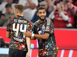 Bayern Mníchov oslavuje gól. 