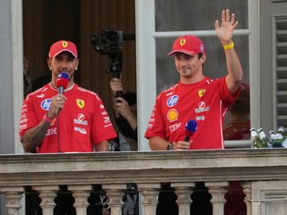 Lewis Hamilton a Charles Leclerc