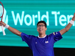 Chung Hyeon.