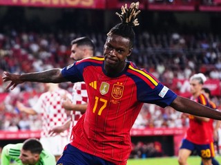 Španielsky futbalista Nico Williams sa teší z gólu