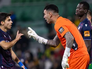 Na snímke v popredí zľava Ammar Ramadan, brankár Leandro Filipe De Almeida Dornelles a Julien Eymard Bationo (všetci Dunajská Streda).